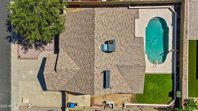 Building Photo - 1443 E Wickieup Ln