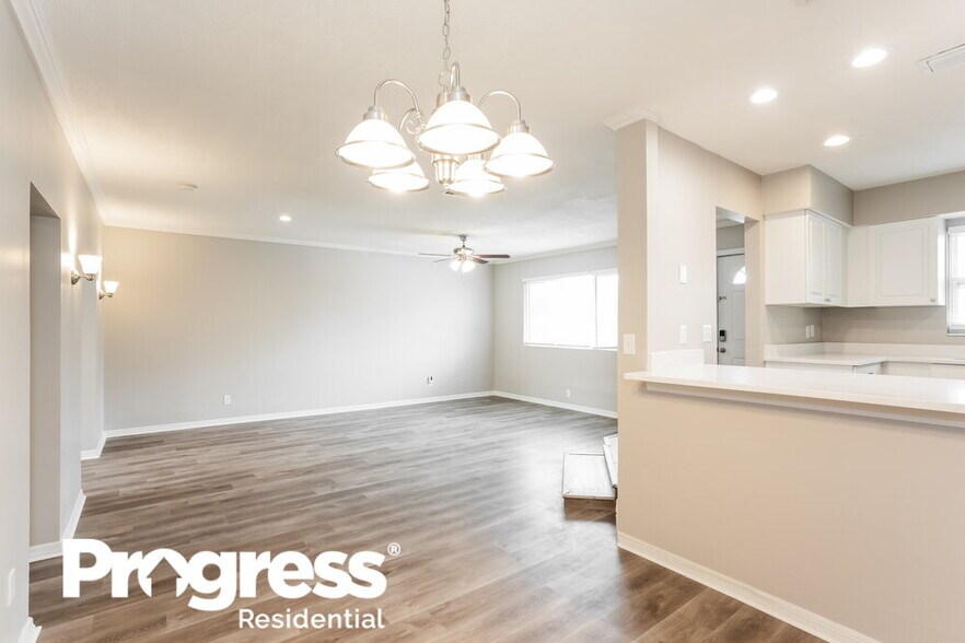 Building Photo - 6116 8th Ave Dr W