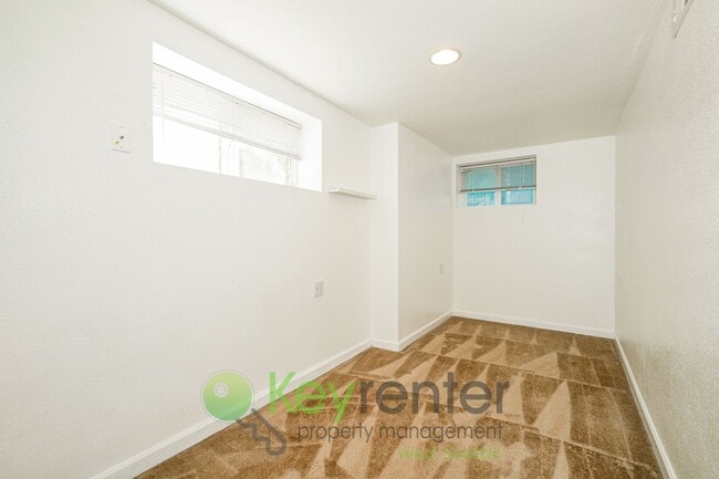 Building Photo - Spacious 4-Bedroom Seattle Home with Bonus...