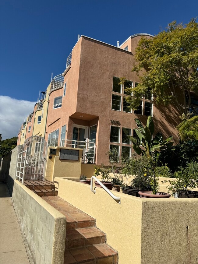 Primary Photo - 1019 Grant St