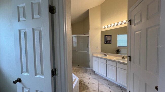 Building Photo - 16644 Fresh Meadow Dr