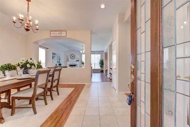 Building Photo - 22514 Jutewood Ln