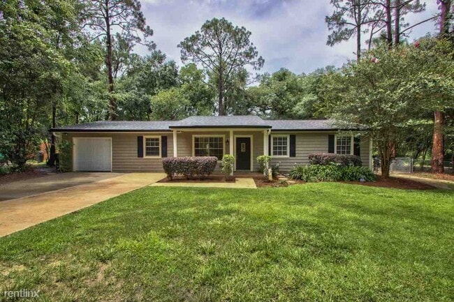 Primary Photo - Beautiful 3/2 single family home