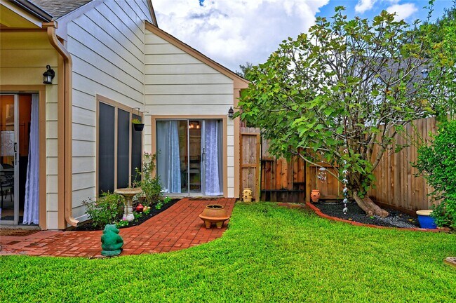 Building Photo - 7407 Creekfield Dr