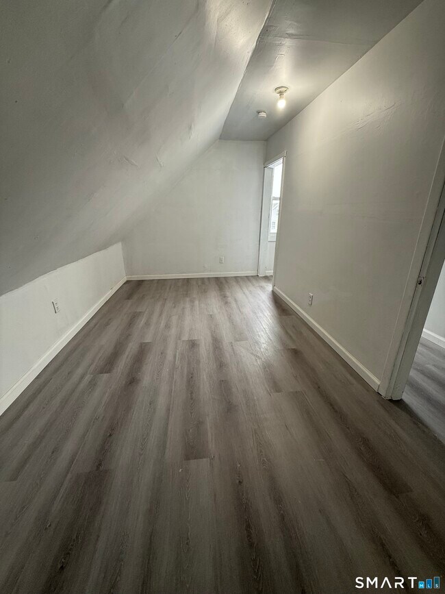 Building Photo - 21 Edgar St