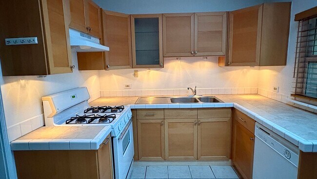 Building Photo - 4443 Bancroft-A