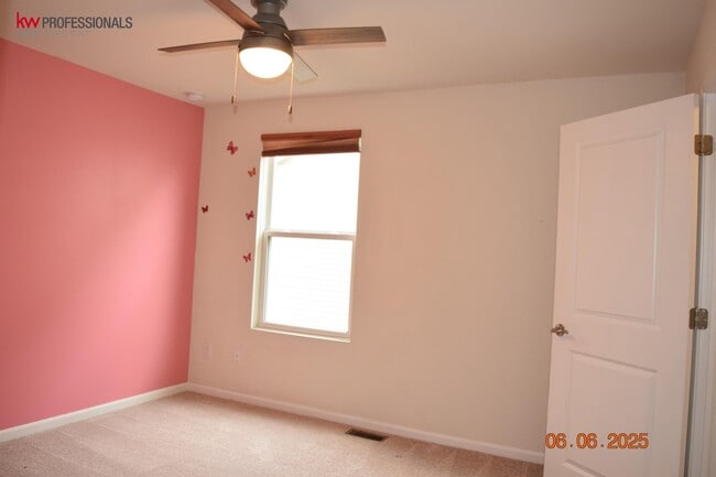 Building Photo - 49603 Shoreline Dr