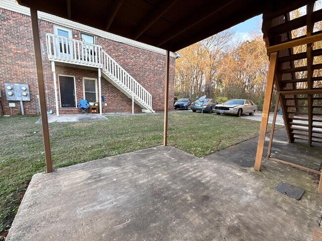 Building Photo - "Spacious 2-Bed, 2-Bath Haven on Bonnell Drive – Comfort and Convenience in Huntsville!"