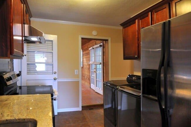 Building Photo - 1278 Fairhill Ln NE