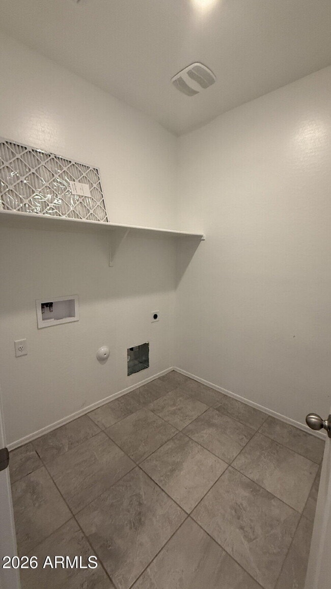 Building Photo - 1137 W Chimes Tower Dr