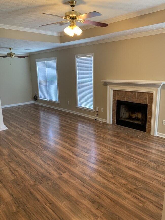 Building Photo - 1130 Stafford Dr