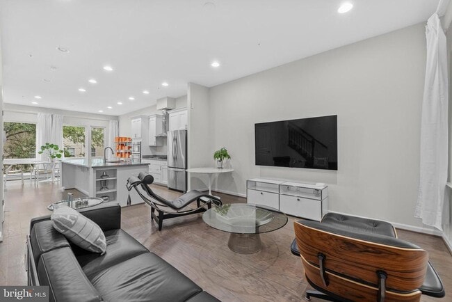 Building Photo - 110 Cambria Walk