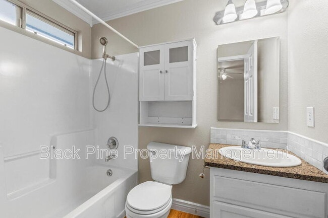 Building Photo - 6003 N Waterside Pl