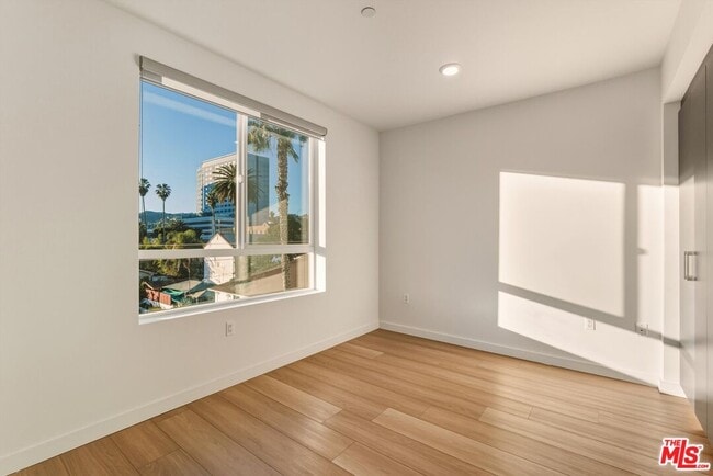 Building Photo - 1759 N Gower St