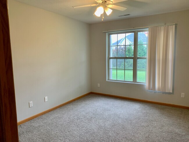 Building Photo - 964 Buckingham Ln