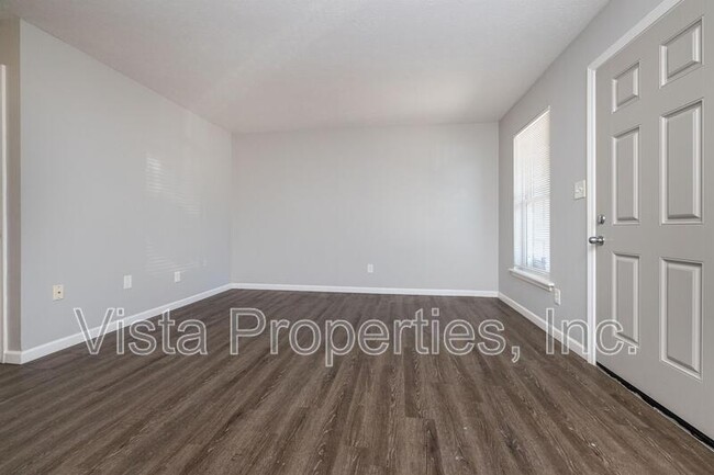 Building Photo - 4806 Saddlebrook Ln