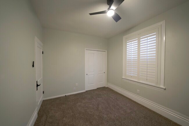 Building Photo - 40 N Meadowcroft Ave