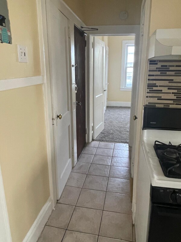 Building Photo - 17-19-19 Fleetwood Pl