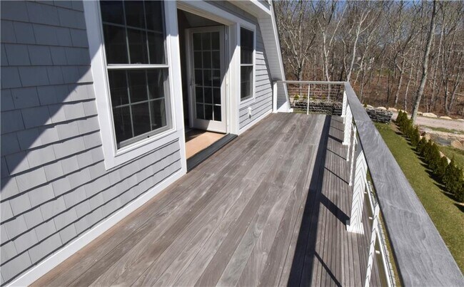 Building Photo - 5 Phil's Path