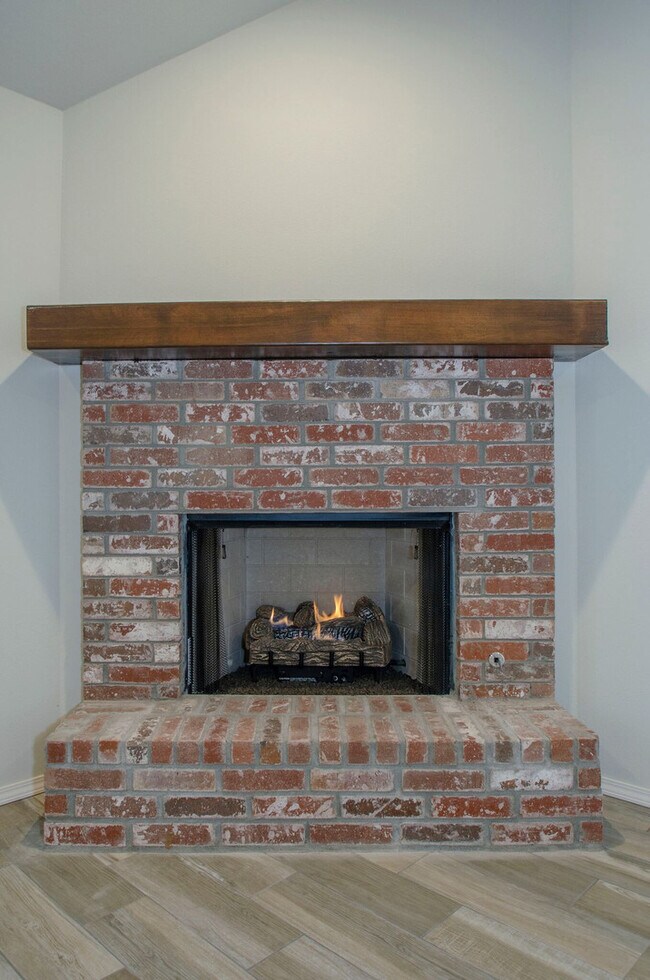 Building Photo - 4 Bed, 2.5 Bath, 3 Car Garage Beauty In Desirable Brighton Village In BA!