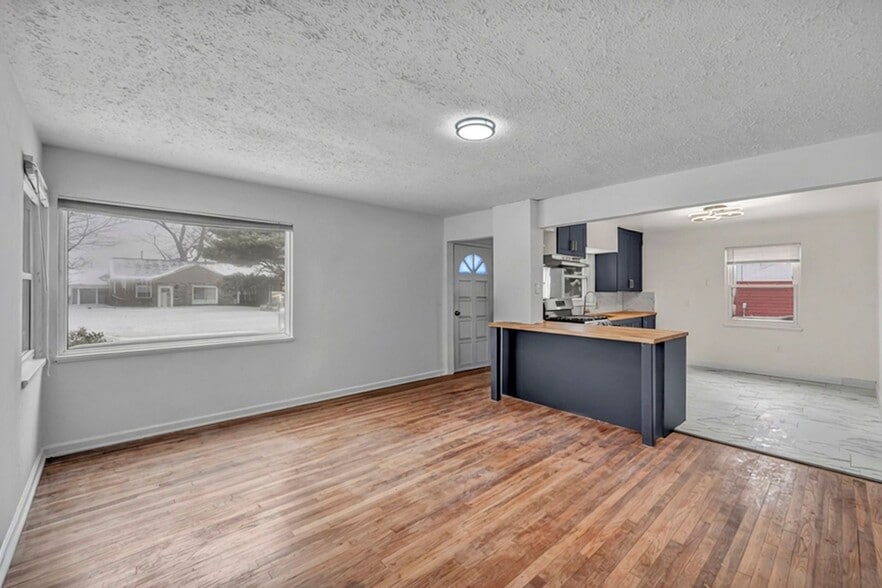 Building Photo - 6606 Ridgeview Rd