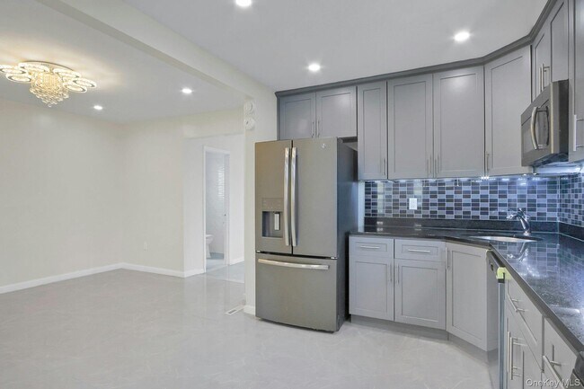 Building Photo - 22 Firth St