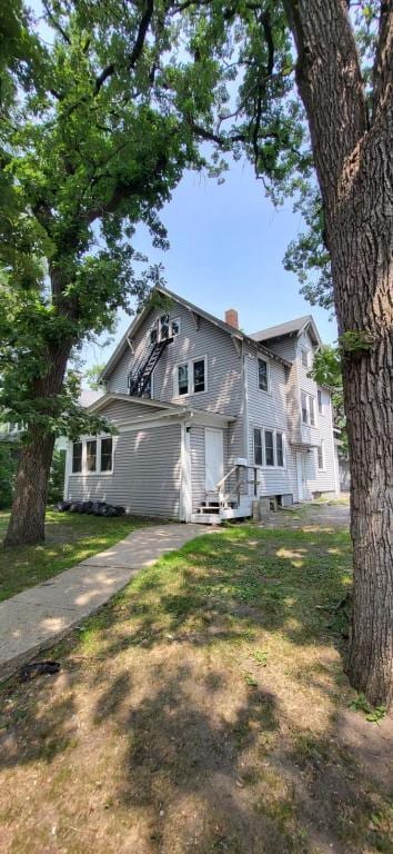 Building Photo - 812 6th Ave S