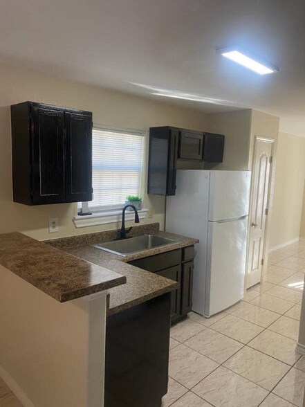 Building Photo - 1016 Dicky Ln