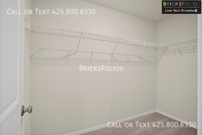 Building Photo - 1209 SW Pendleton Way