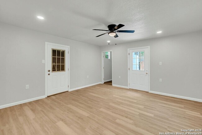 Building Photo - 9018 Ozalid Ln