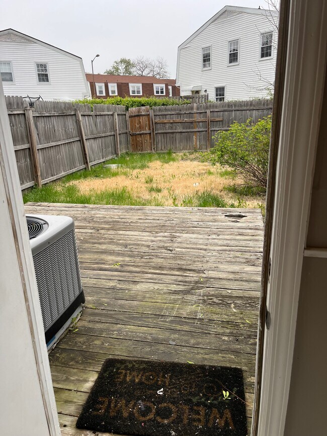 Building Photo - 8517 Pioneer Dr