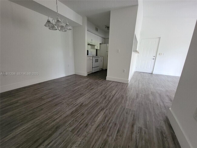 Building Photo - 4844 N State Rd 7