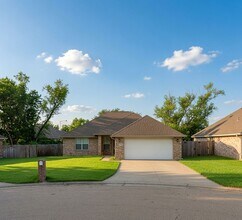Building Photo - AUGUST 2026 PRE-LEASE!!  Adorable 4 Bedroom 2 Bathroom Home