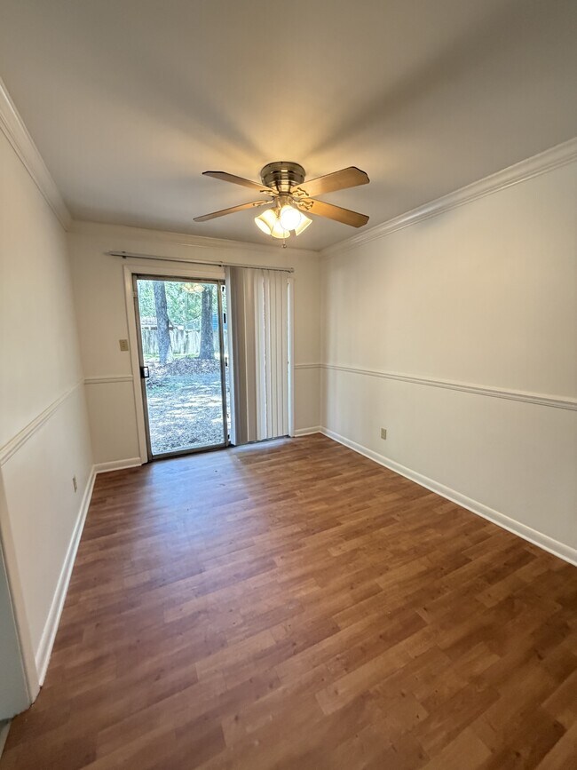 Building Photo - 520 Mimosa Pl