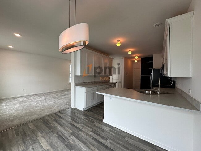 Building Photo - 1765 E 110th Pl