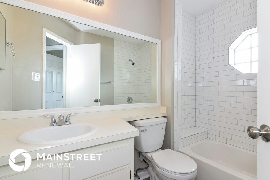 Building Photo - 13210 Silvercreek Dr