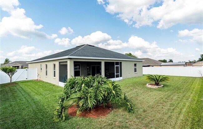 Building Photo - 5730 Fischer Dr