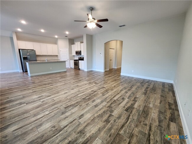 Building Photo - 1331 Gruene Glen St