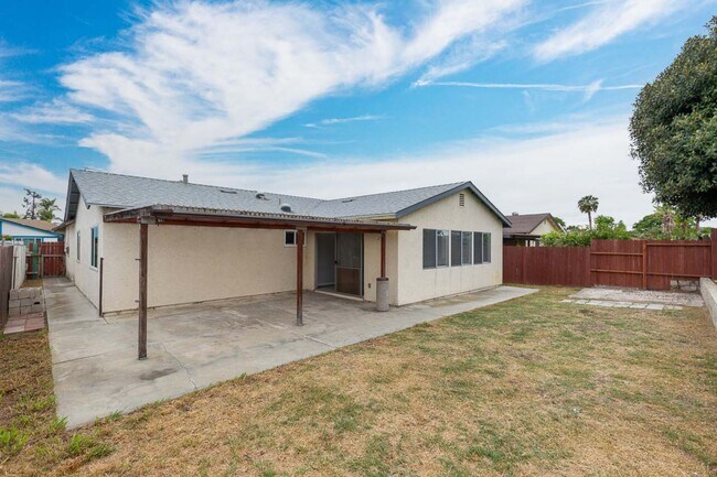 Building Photo - 3 bed, 2 bath Single Family Home in Mira Mesa