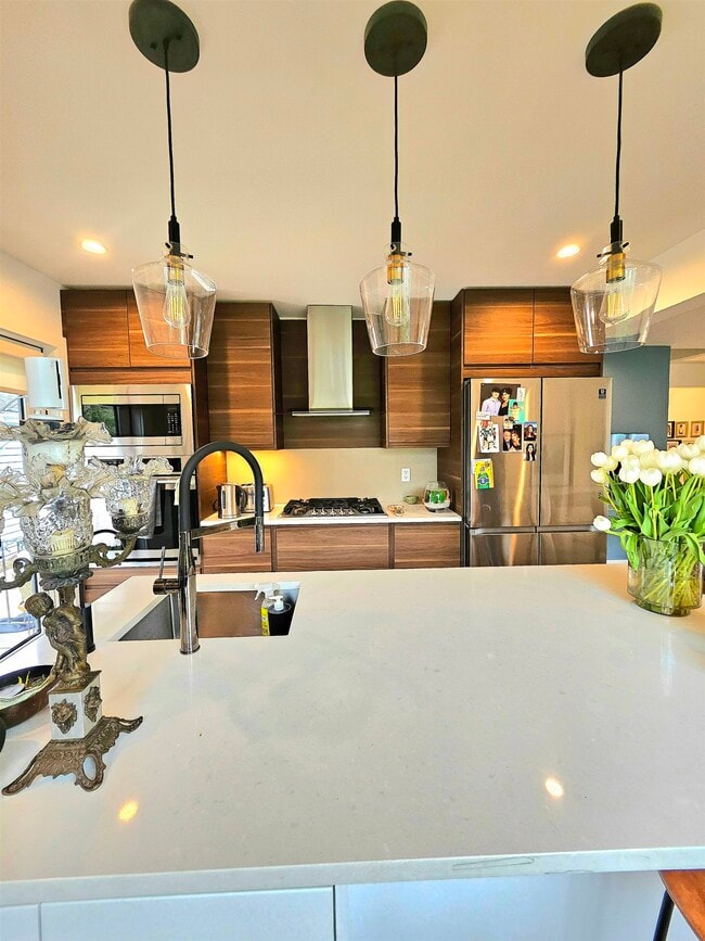 Building Photo - 301 E Glen Ave