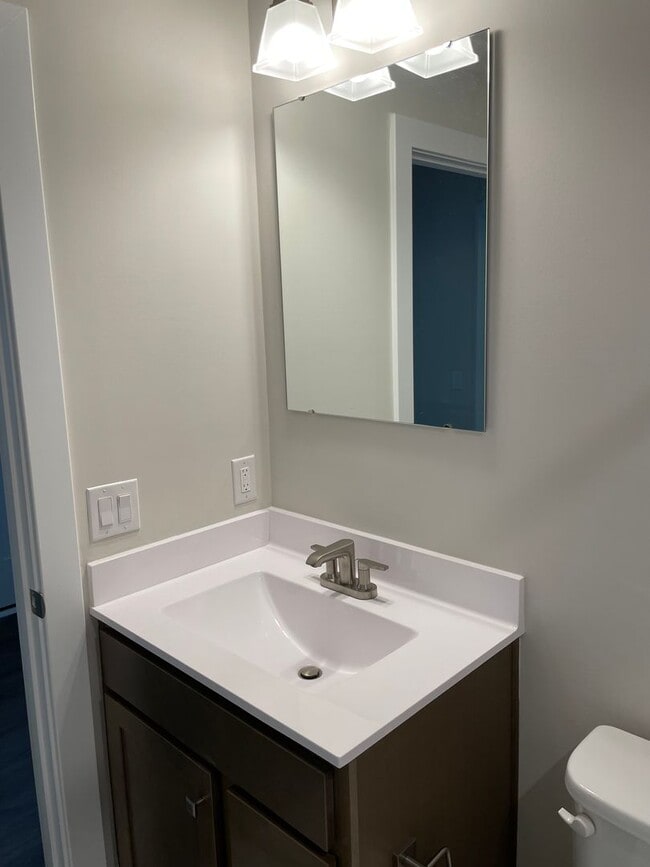 Building Photo - 3 Bedroom 2 Bathroom House In Hickman's Cr...