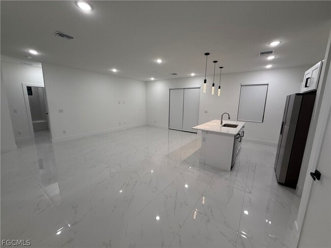 Building Photo - 3311 72nd St W