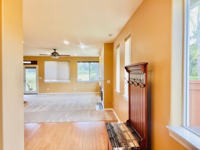 Building Photo - Lovely Rambler In the Coveted Jubilee 55+ Community! Nestled in Camano Neighborhood