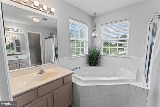 Building Photo - 5971 Schooner Cir
