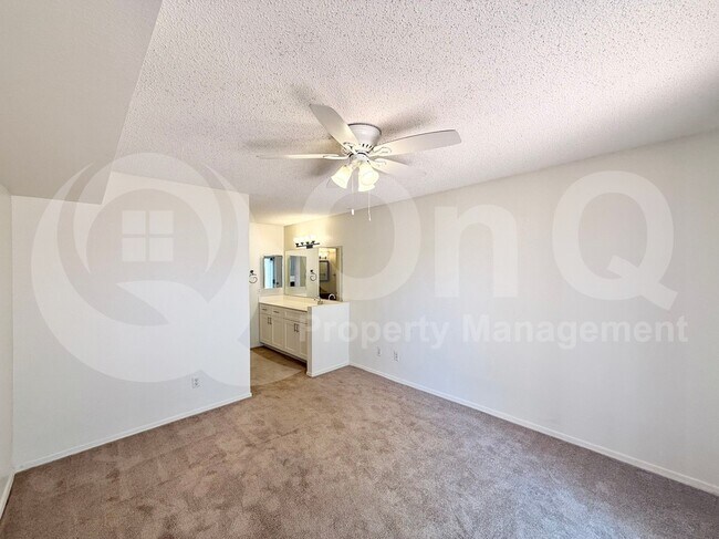 Building Photo - 1717 E Union Hills Dr