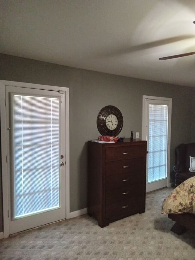 Building Photo - ***Broadmoor / Anderson Island Area***