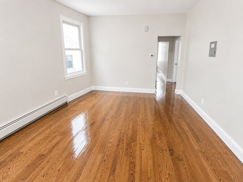 Building Photo - 203 N 15th St
