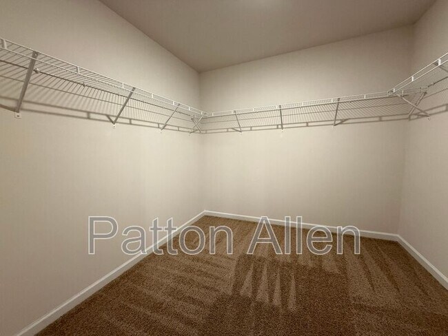 Building Photo - 138 Marathon Ln