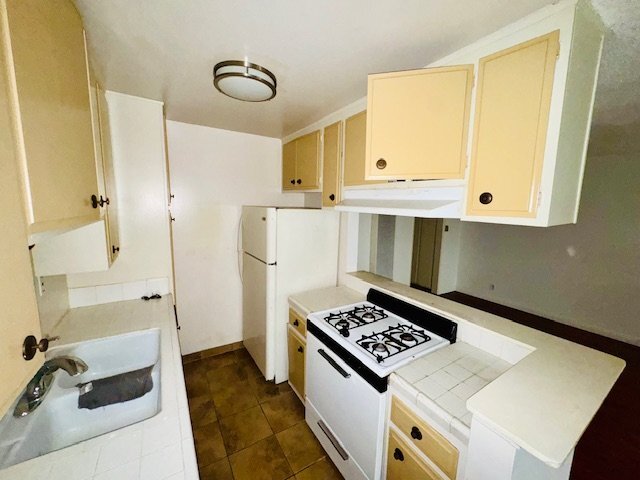Building Photo - 610 N Wilton Pl