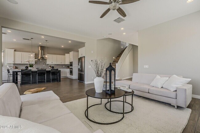 Building Photo - 3310 E Los Gatos Dr
